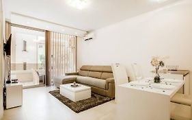 Lux Apartment Teodora Rafailovici